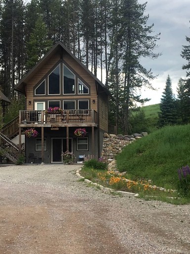 Cabins (United States of America, West Glacier, Montana)