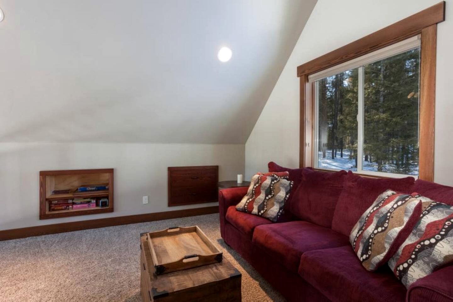 Inviting Vacation Cabin with Mountain Views near Glacier National Park, Montana