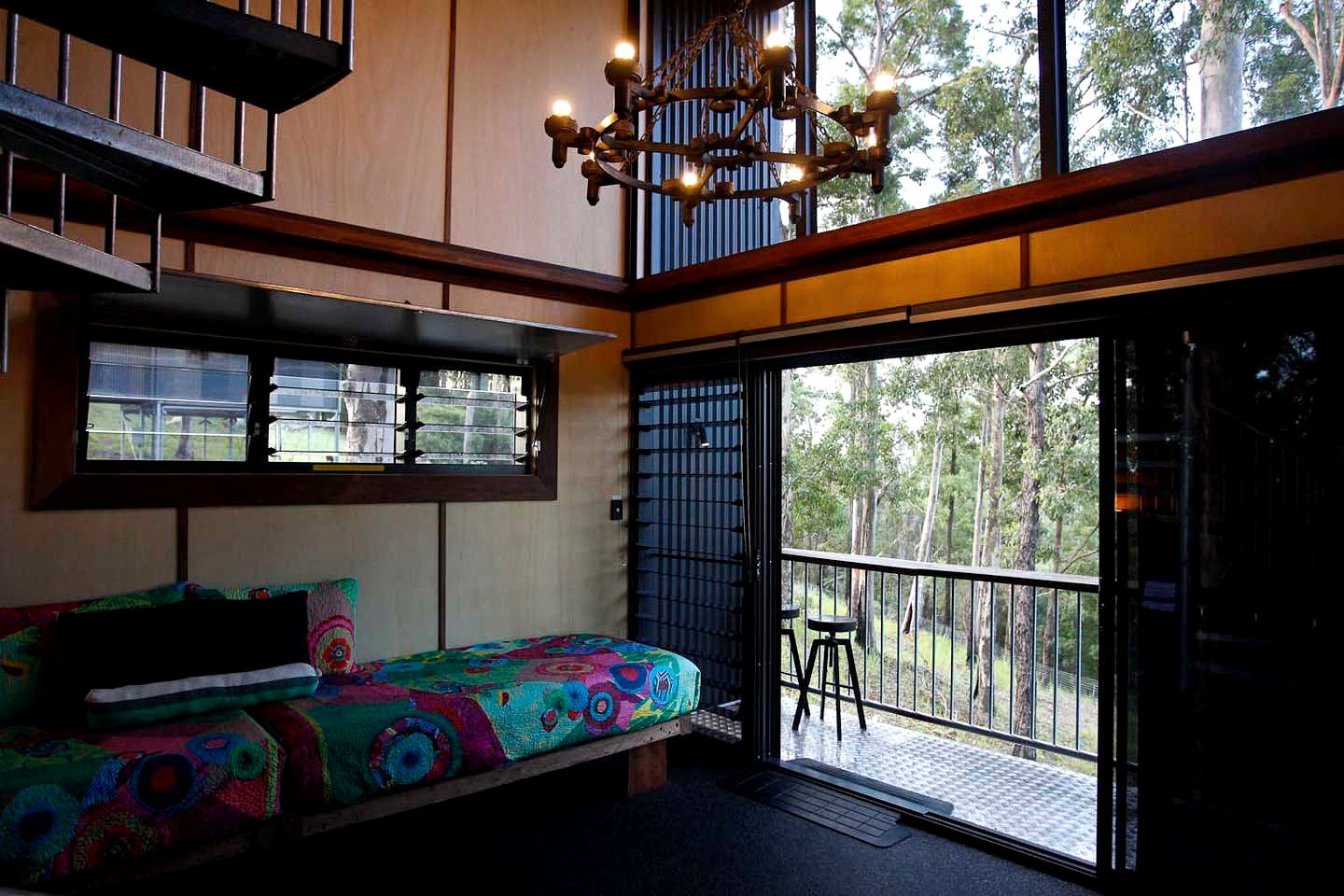 Stunning Tree House with Pool Access Ideal for Luxury Holiday Accommodation, Gold Coast