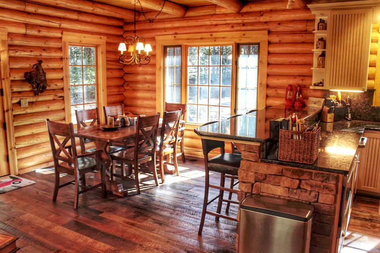 Log Cabins (Volcano, California, United States)