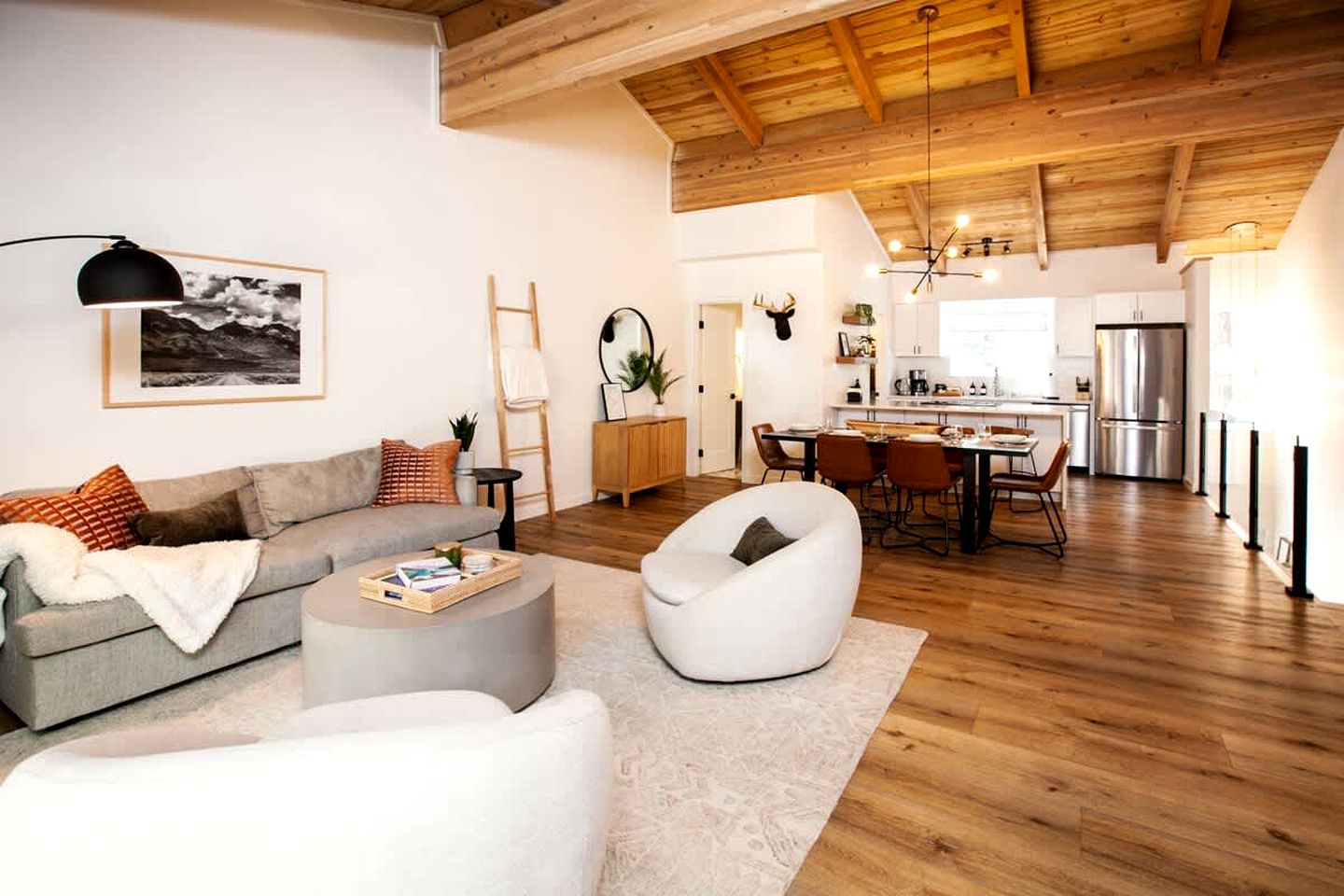 Stylish Mountain-View Townhome with Modern Comforts near Lake Tahoe in Incline Village, Nevada