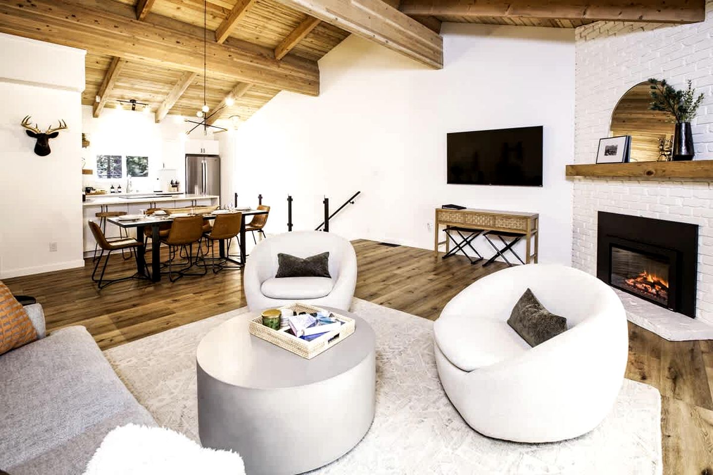 Stylish Mountain-View Townhome with Modern Comforts near Lake Tahoe in Incline Village, Nevada