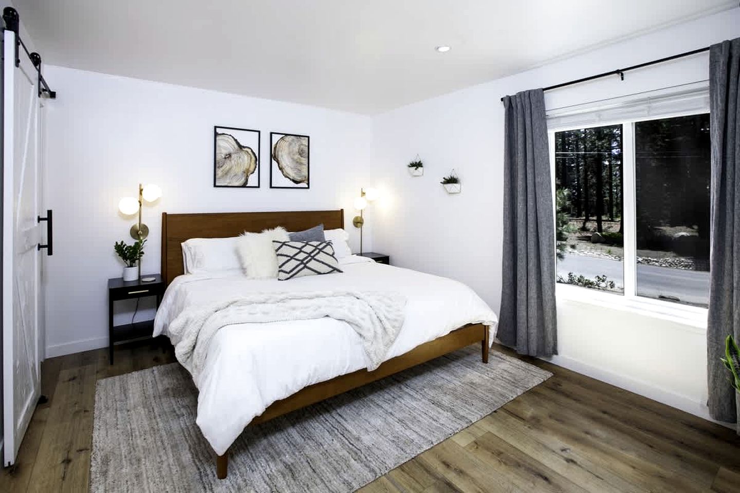 Stylish Mountain-View Townhome with Modern Comforts near Lake Tahoe in Incline Village, Nevada