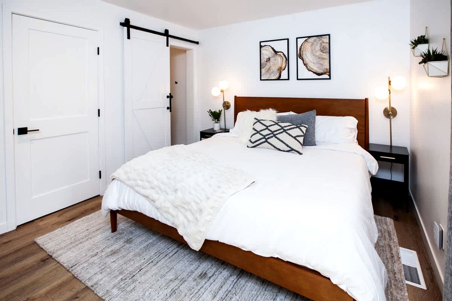 Stylish Mountain-View Townhome with Modern Comforts near Lake Tahoe in Incline Village, Nevada