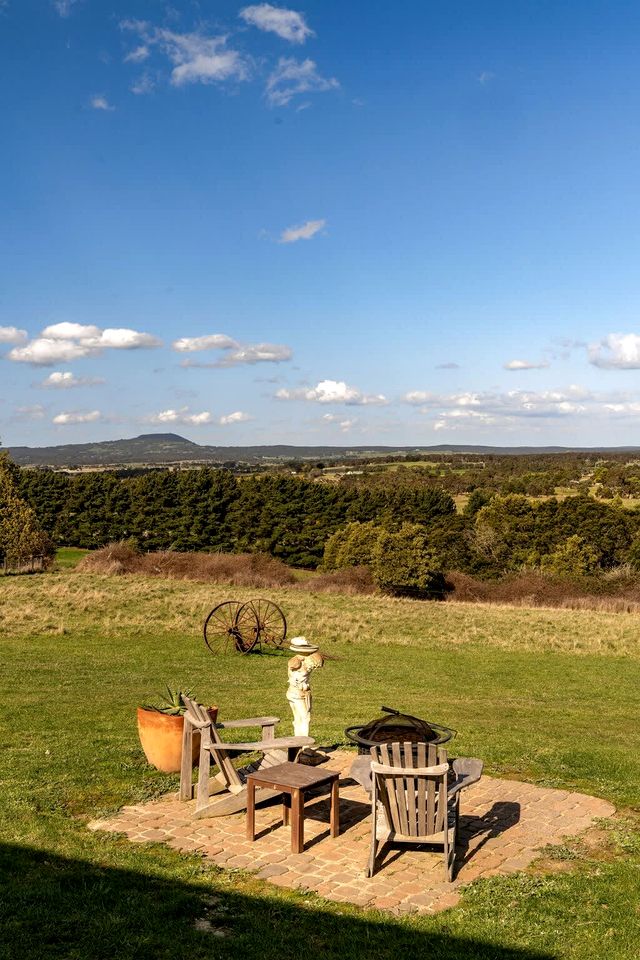 Golden Plains Shire Tiny Glamping House for a Nature Escape near Ballarat, Victoria
