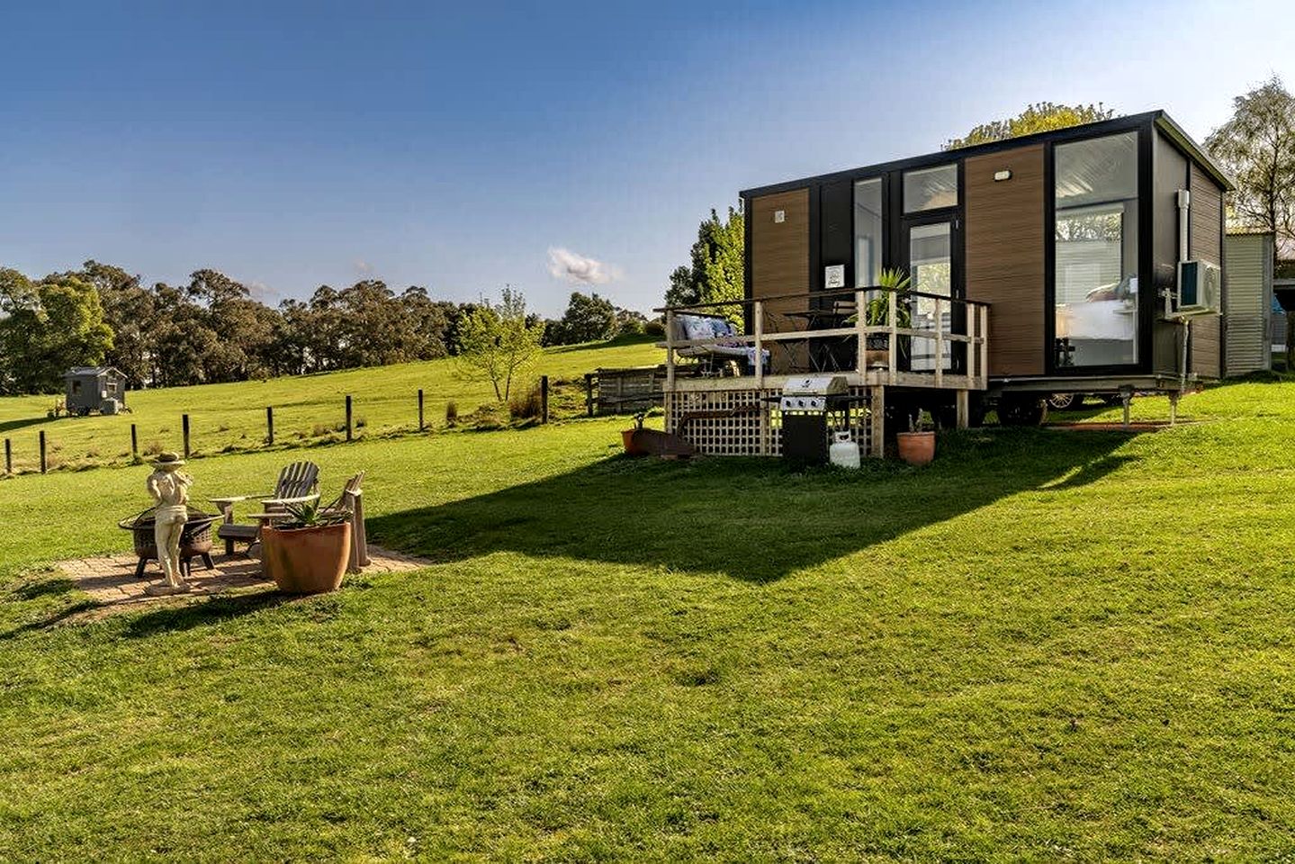 Golden Plains Shire Tiny Glamping House for a Nature Escape near Ballarat, Victoria