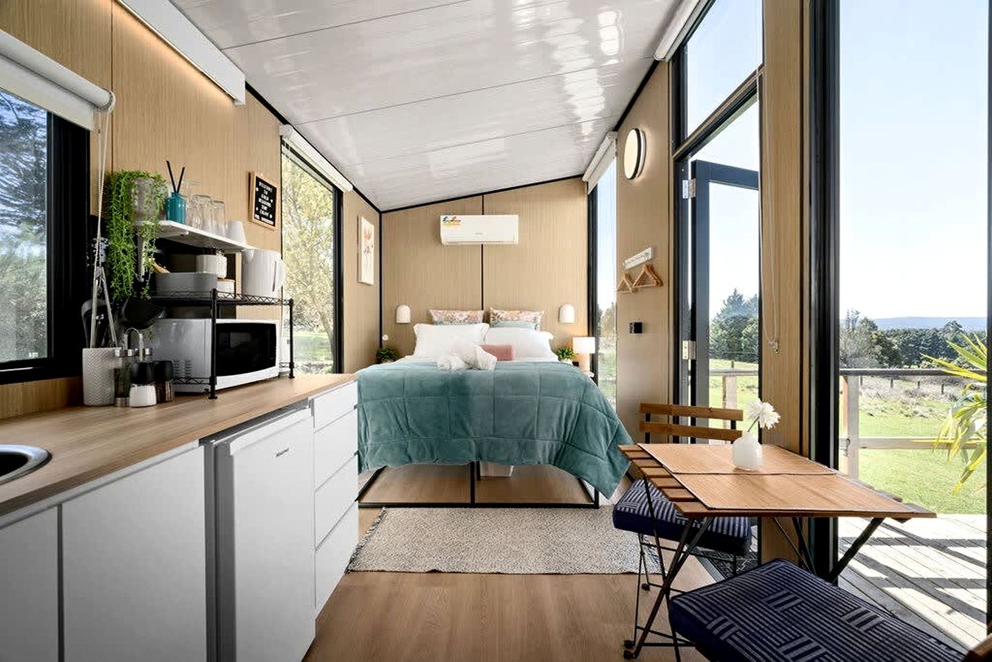 Golden Plains Shire Tiny Glamping House for a Nature Escape near Ballarat, Victoria