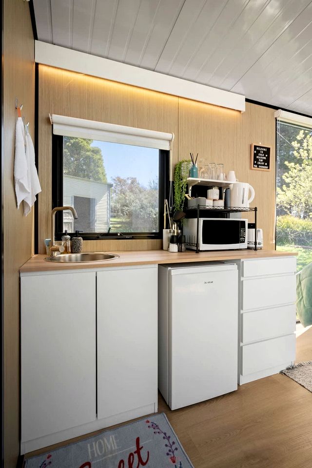 Golden Plains Shire Tiny Glamping House for a Nature Escape near Ballarat, Victoria