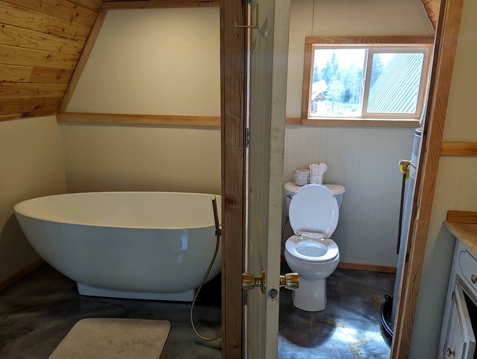 Vacation Rentals (Canada, qathet Regional District, British Columbia)