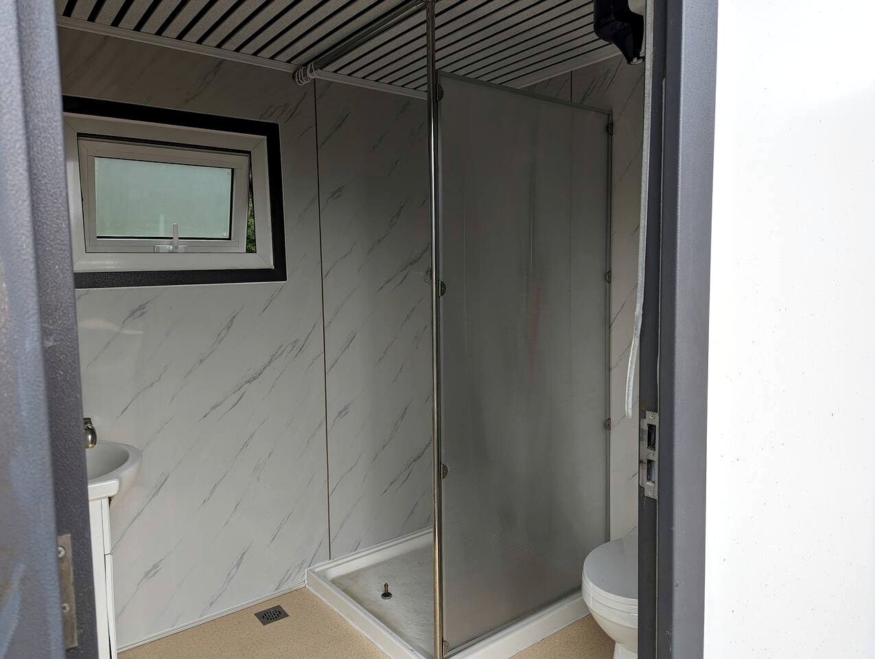 Romantic Golden Tree Ring Cabin with Forest Views & Egg Tub near Homestead Farm in British Columbia