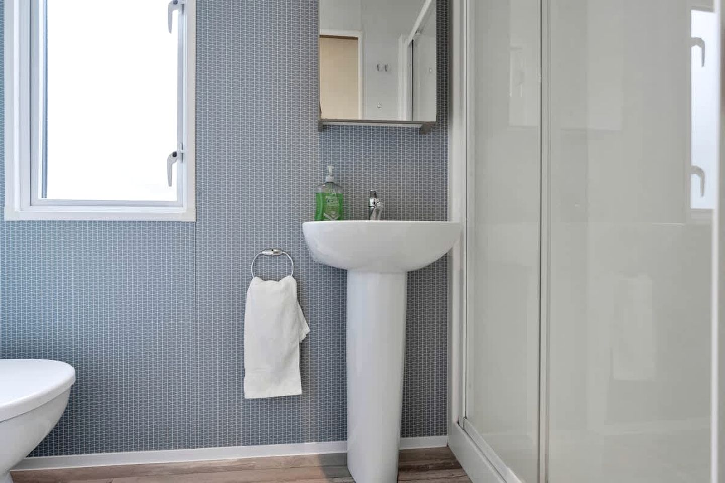 Modern Seaside Holiday Home with Beach Access, & Family-Friendly Escape in Scotland, United Kingdom