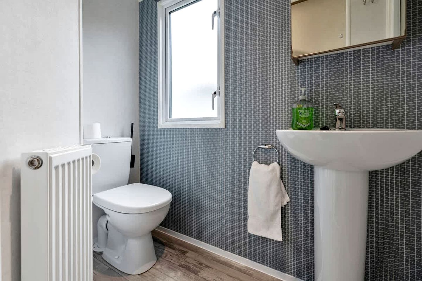 Modern Seaside Holiday Home with Beach Access, & Family-Friendly Escape in Scotland, United Kingdom