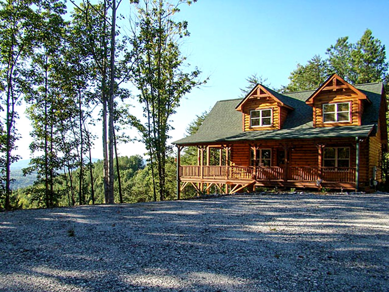 Cabin Getaway in Golden Valley, North Carolina