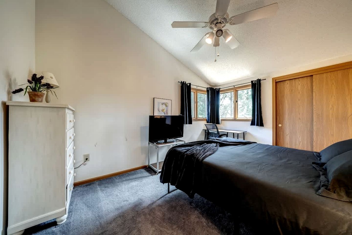 Gorgeous Vacation Rental with Grill, Fire Pit, Golf Course Views, and Resort Access in Hedgesville, West Virginia