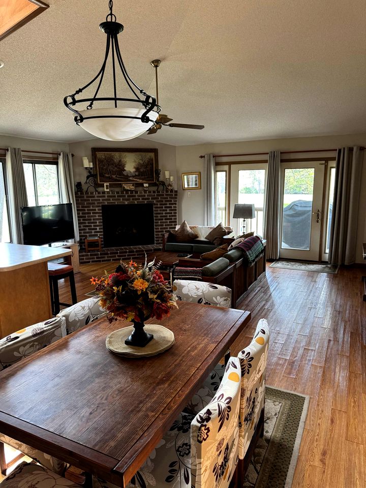 Charming Cabin on Golf Course with Fireplace & Resort Perks in Hedgesville, West Virginia