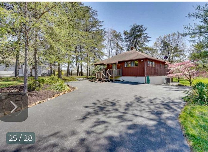 Cabins (United States of America, Hedgesville, West Virginia)