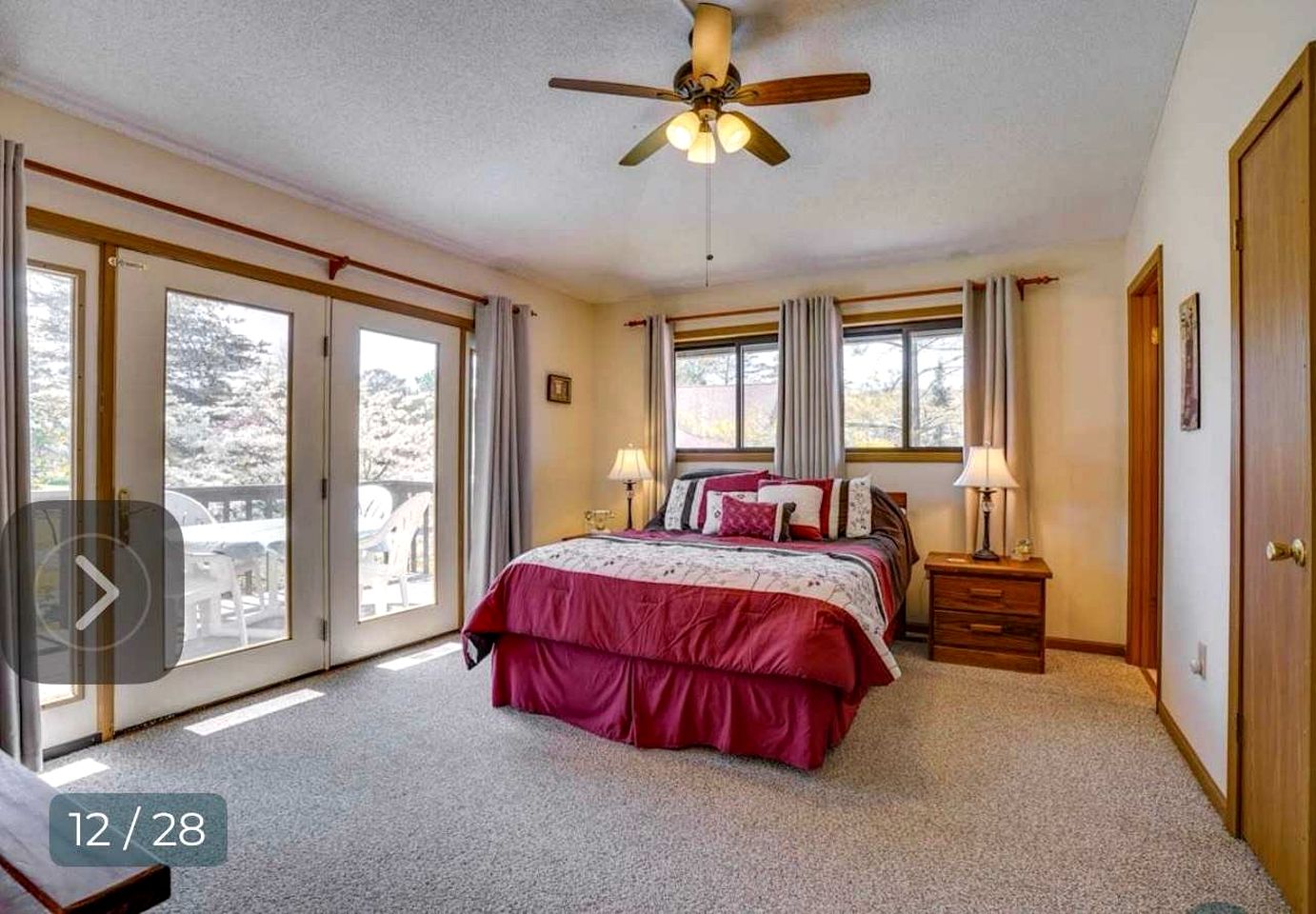 Charming Cabin on Golf Course with Fireplace & Resort Perks in Hedgesville, West Virginia