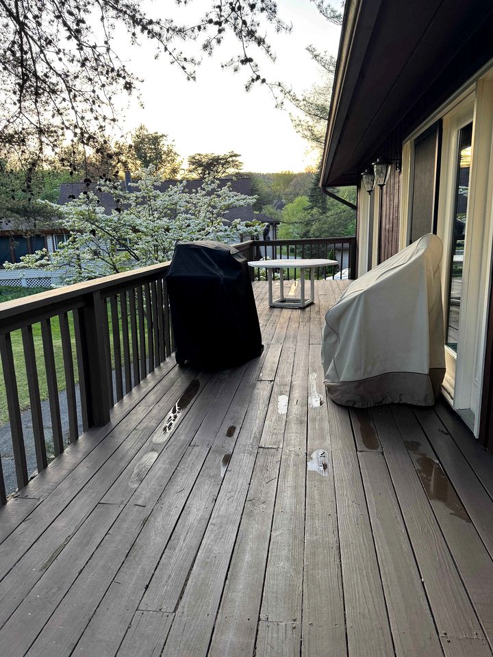 Charming Cabin on Golf Course with Fireplace & Resort Perks in Hedgesville, West Virginia
