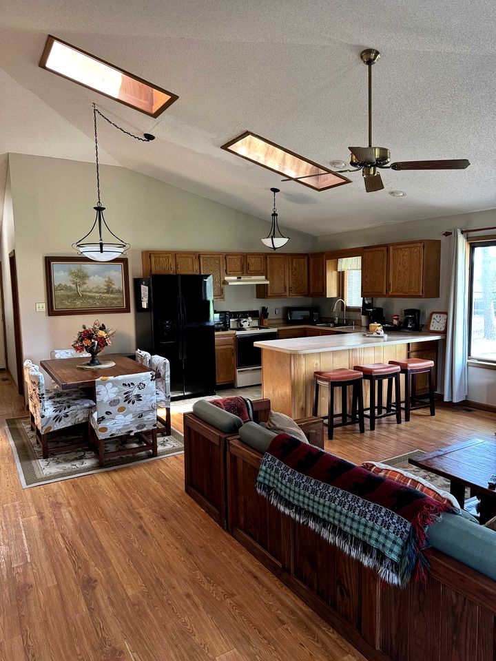 Charming Cabin on Golf Course with Fireplace & Resort Perks in Hedgesville, West Virginia