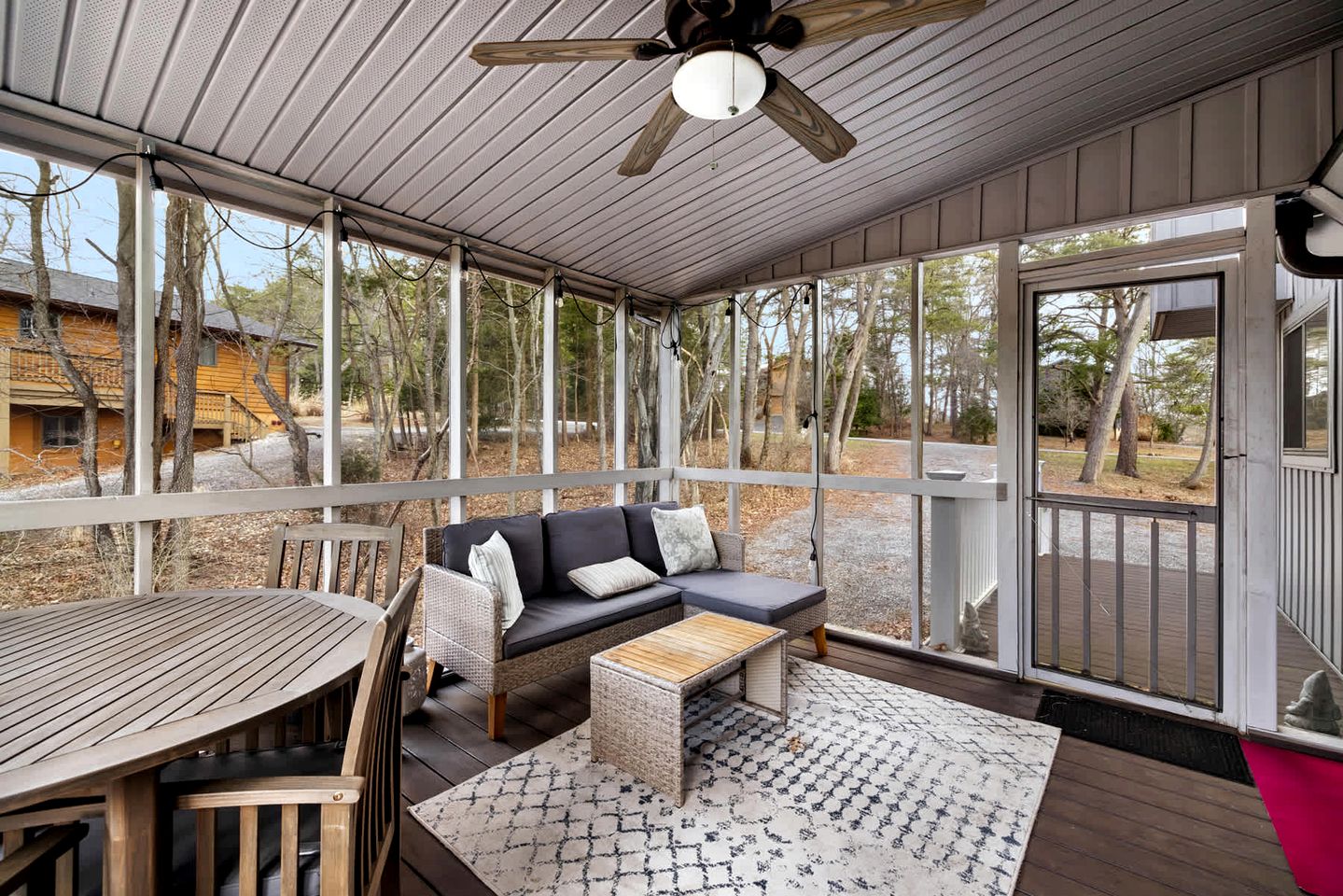 Charming Cabin with Multiple Fire Pits, Screened Porch, and Golf Course Views in Hedgesville, West Virginia