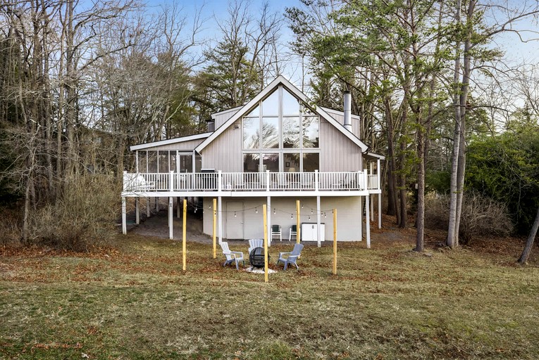 Cabins (United States of America, Hedgesville, West Virginia)