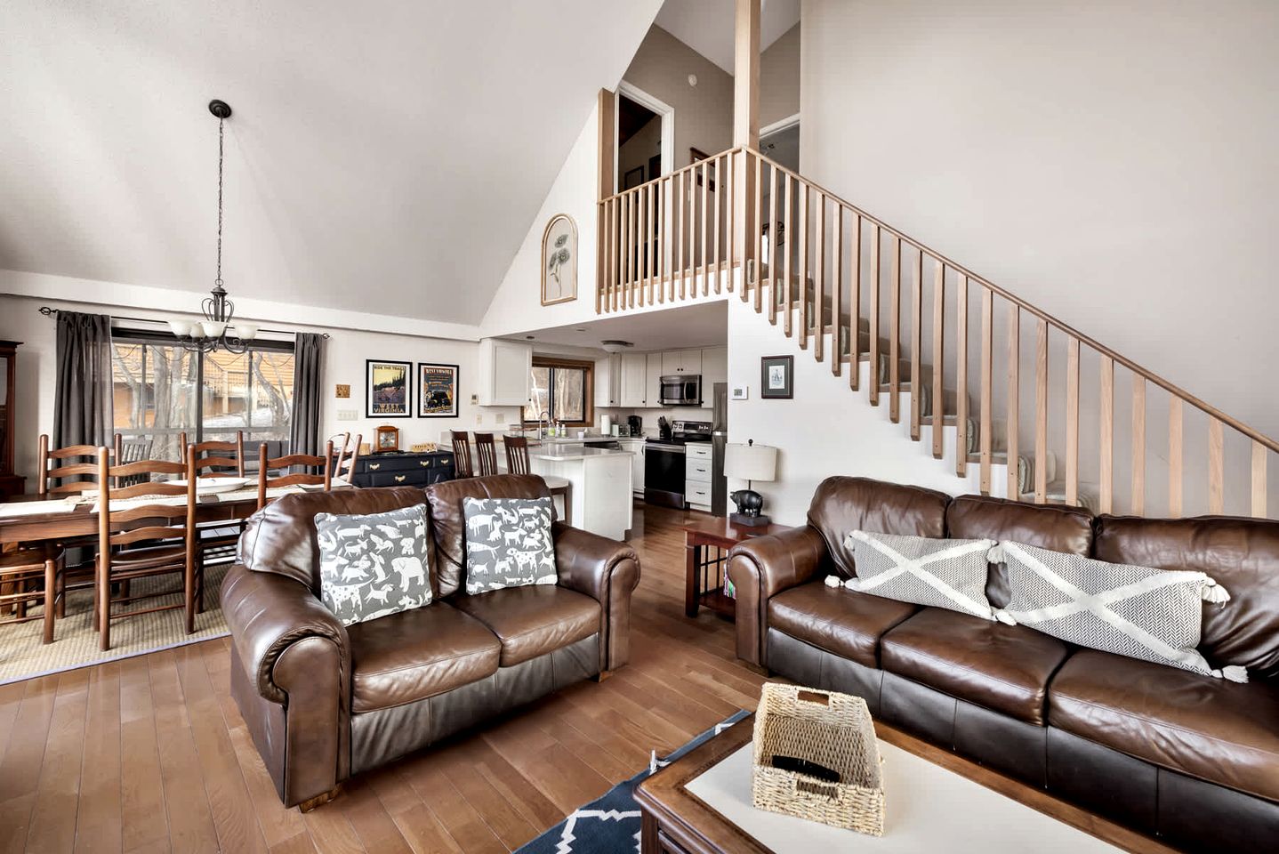 Charming Cabin with Multiple Fire Pits, Screened Porch, and Golf Course Views in Hedgesville, West Virginia