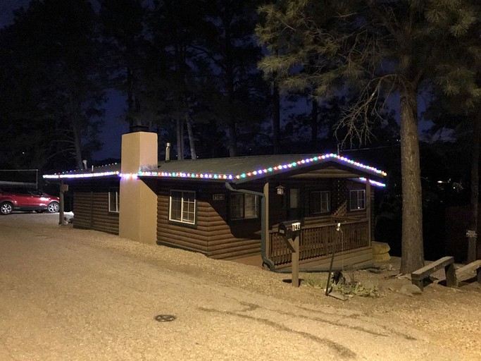 Cabins (Ruidoso, New Mexico, United States)