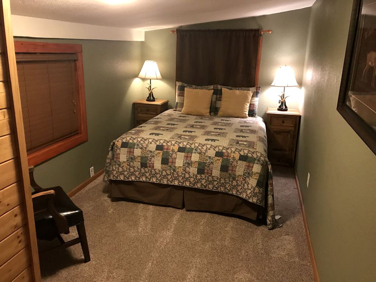 Rustic Family Cabin with a Luxurious Hot Tub in Ruidoso, New Mexico