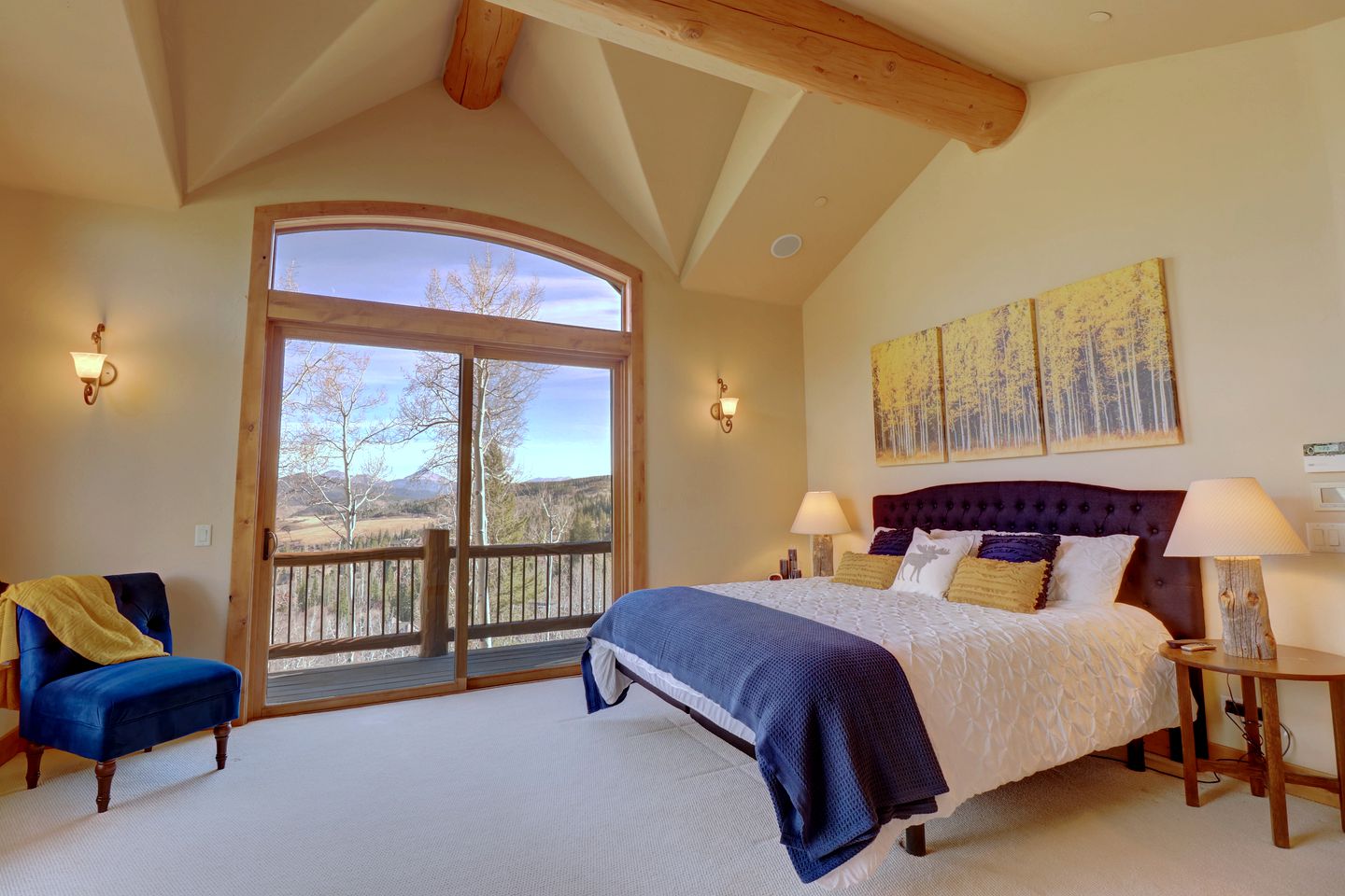 Spectacular Luminous Cabin with Amazing Exterior Space and Pool Table in Silverthorne, Colorado