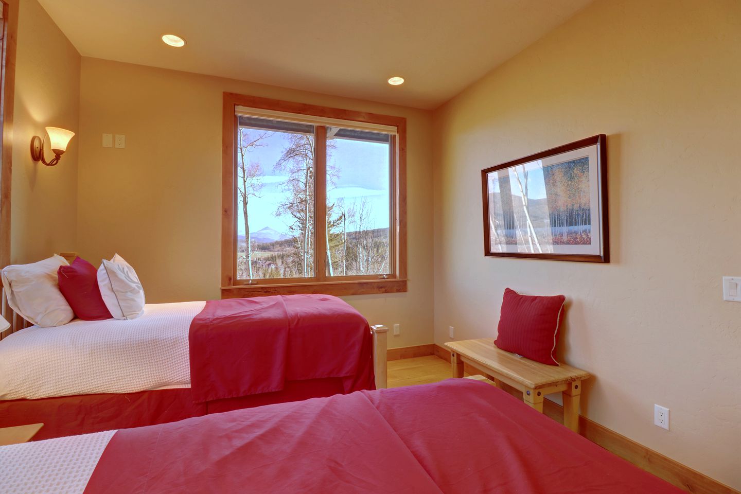 Spectacular Luminous Cabin with Amazing Exterior Space and Pool Table in Silverthorne, Colorado