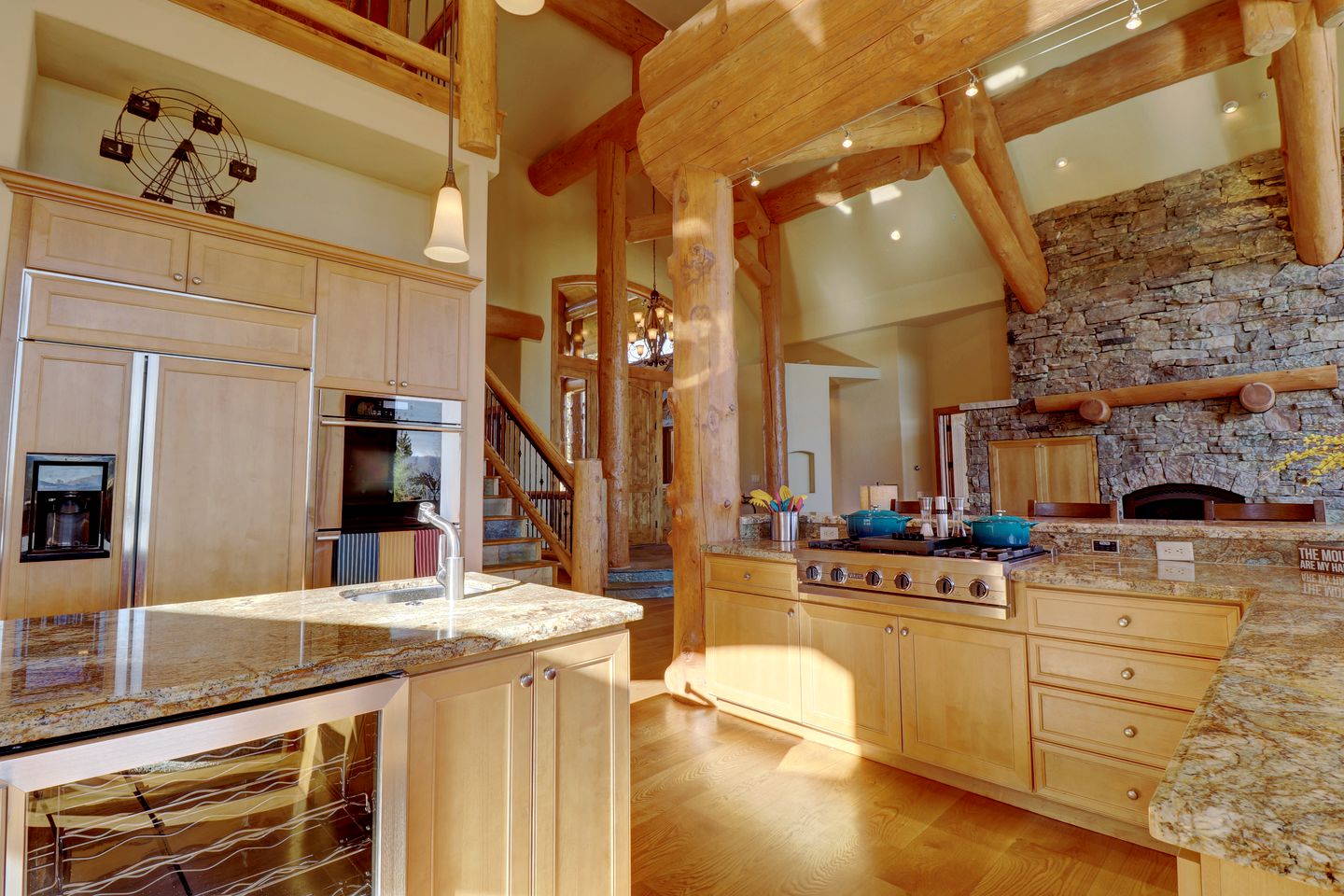 Spectacular Luminous Cabin with Amazing Exterior Space and Pool Table in Silverthorne, Colorado