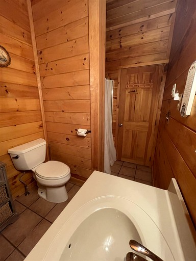 Cabins (United States of America, Bridgton, Maine)