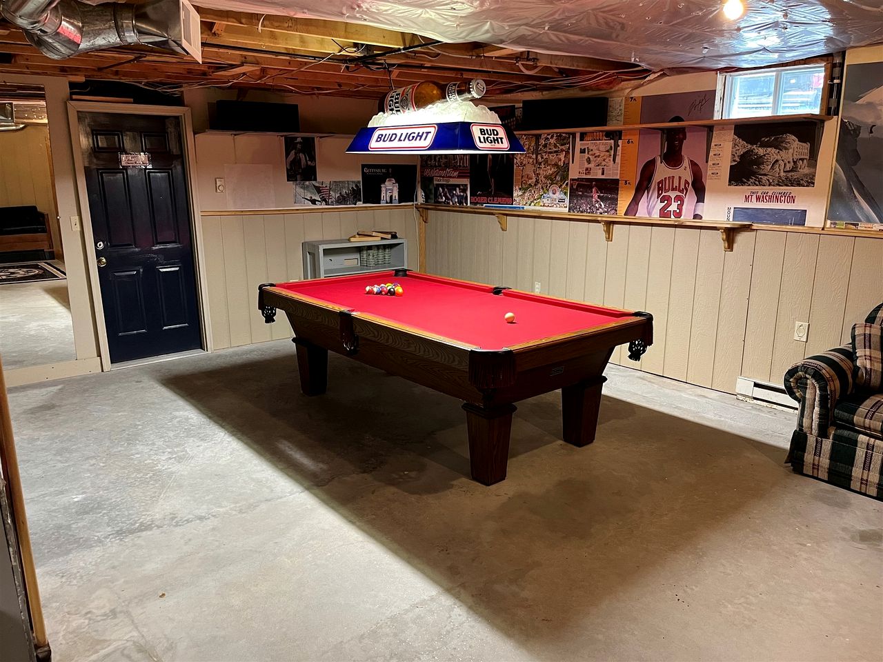 Amazing Cabin for Big Groups with Pool and Air Hockey Table in Bridgton, Maine