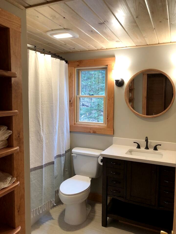 Fantastic Secluded Cabin with Nice Sights in North Creek, New York