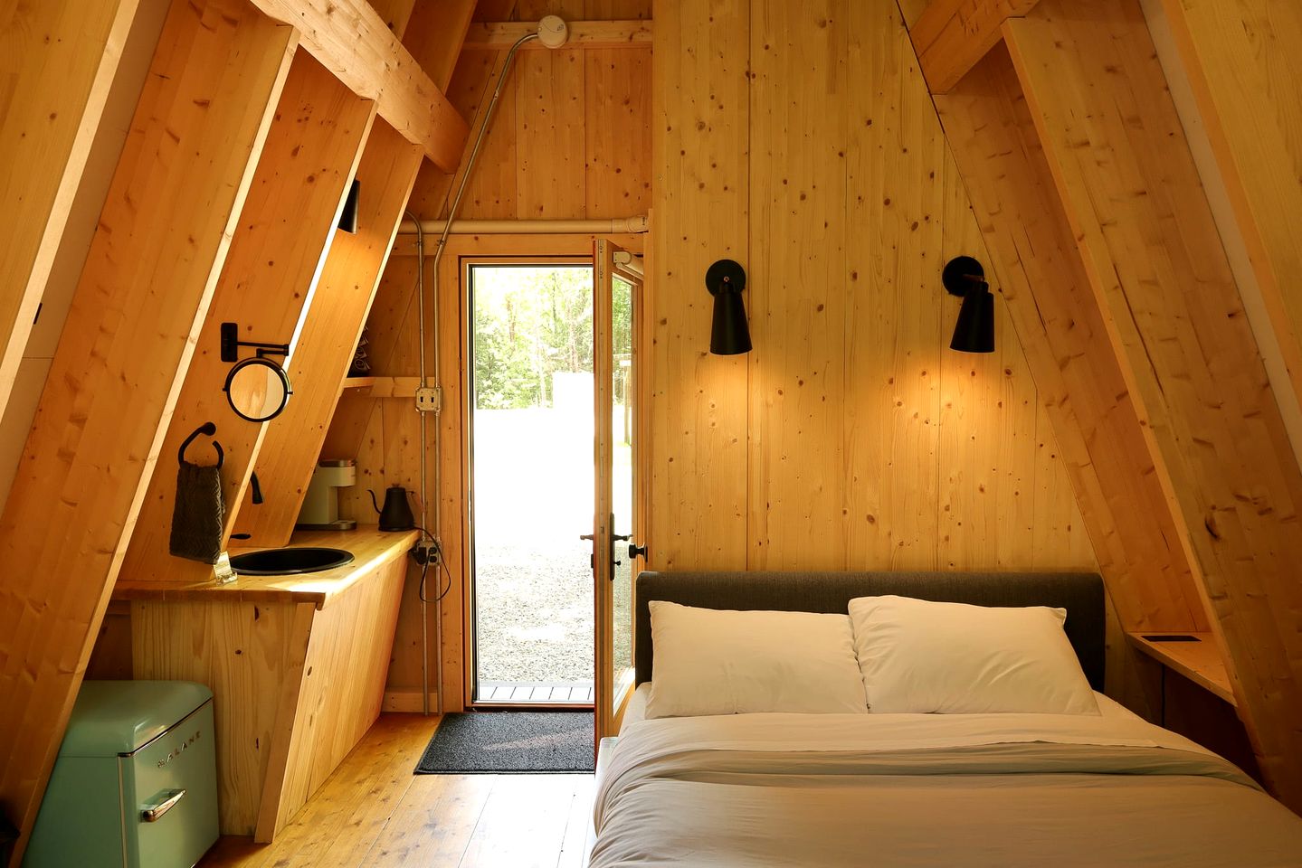 Chic A-Frame with Outdoor Picnic Space in Freeport, Maine