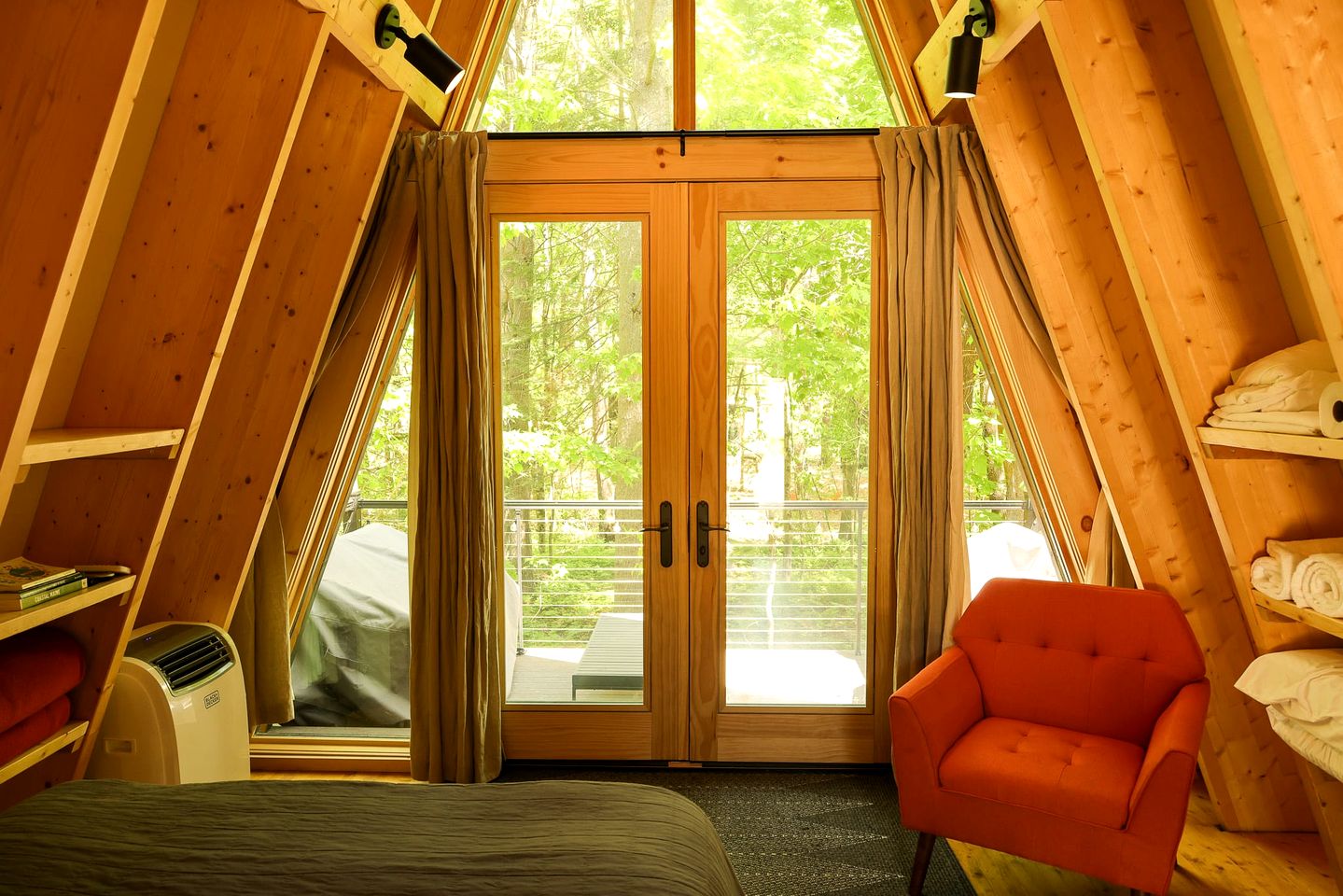 Chic A-Frame with Outdoor Picnic Space in Freeport, Maine