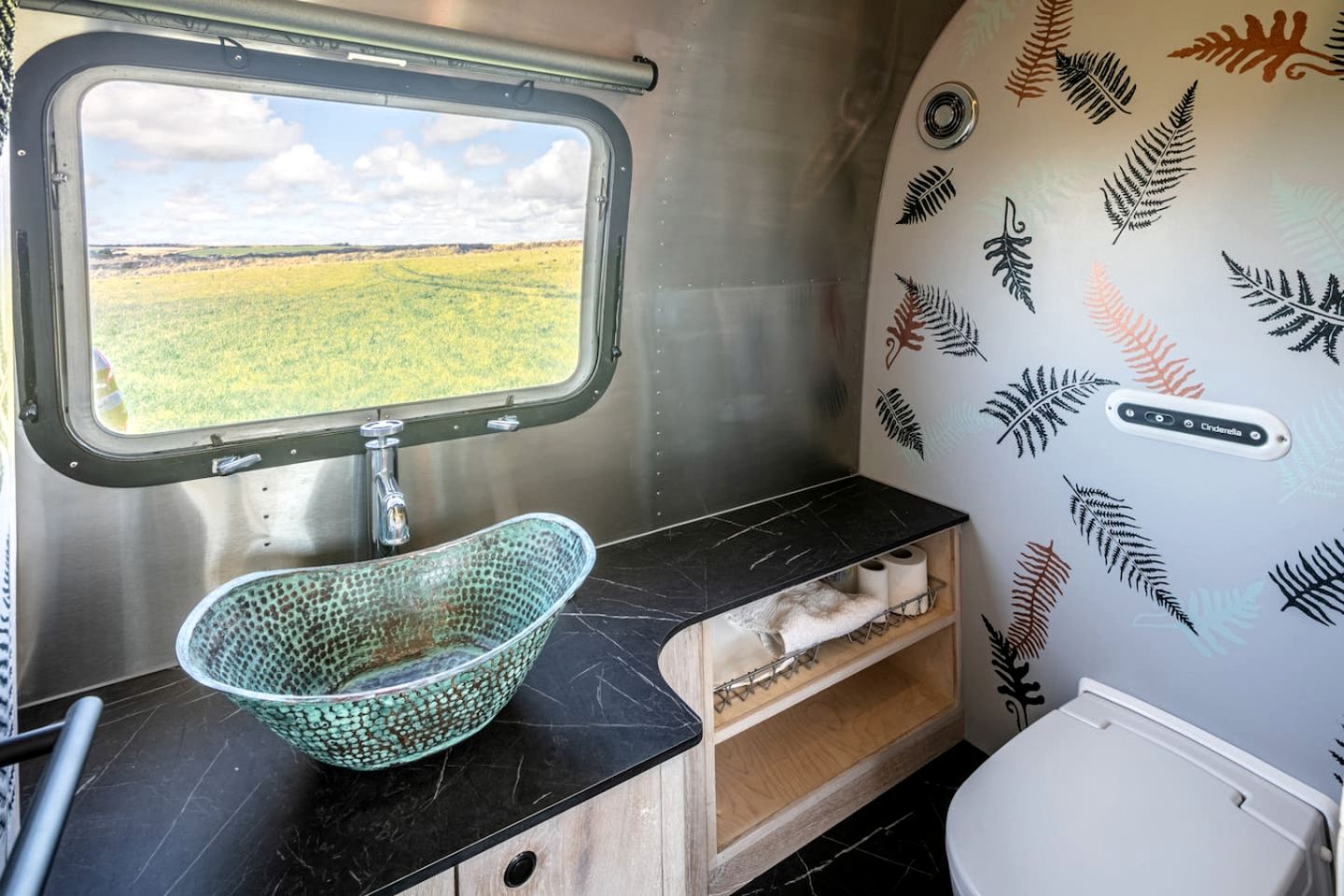 Gorgeous Airstream with Stunning Views in Haverfordwest, Wales