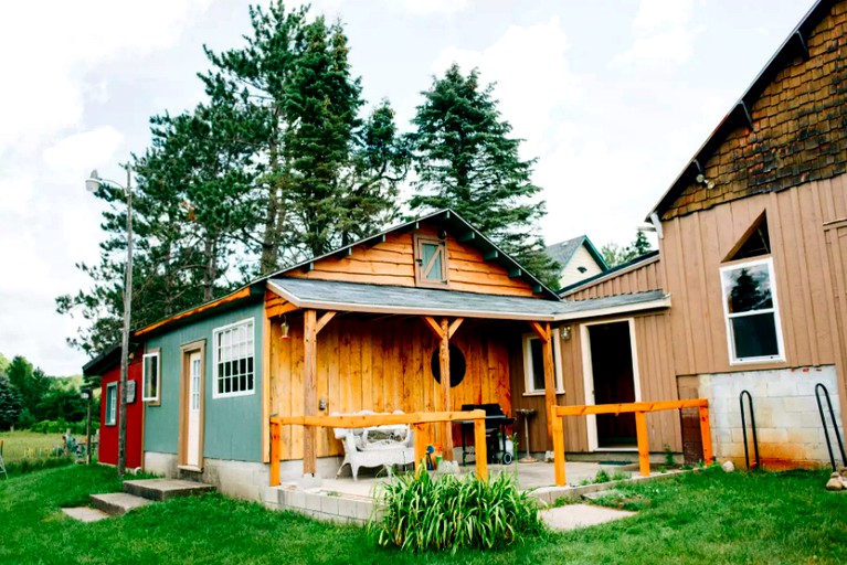 Nature Lodges (Le Roy, Michigan, United States)