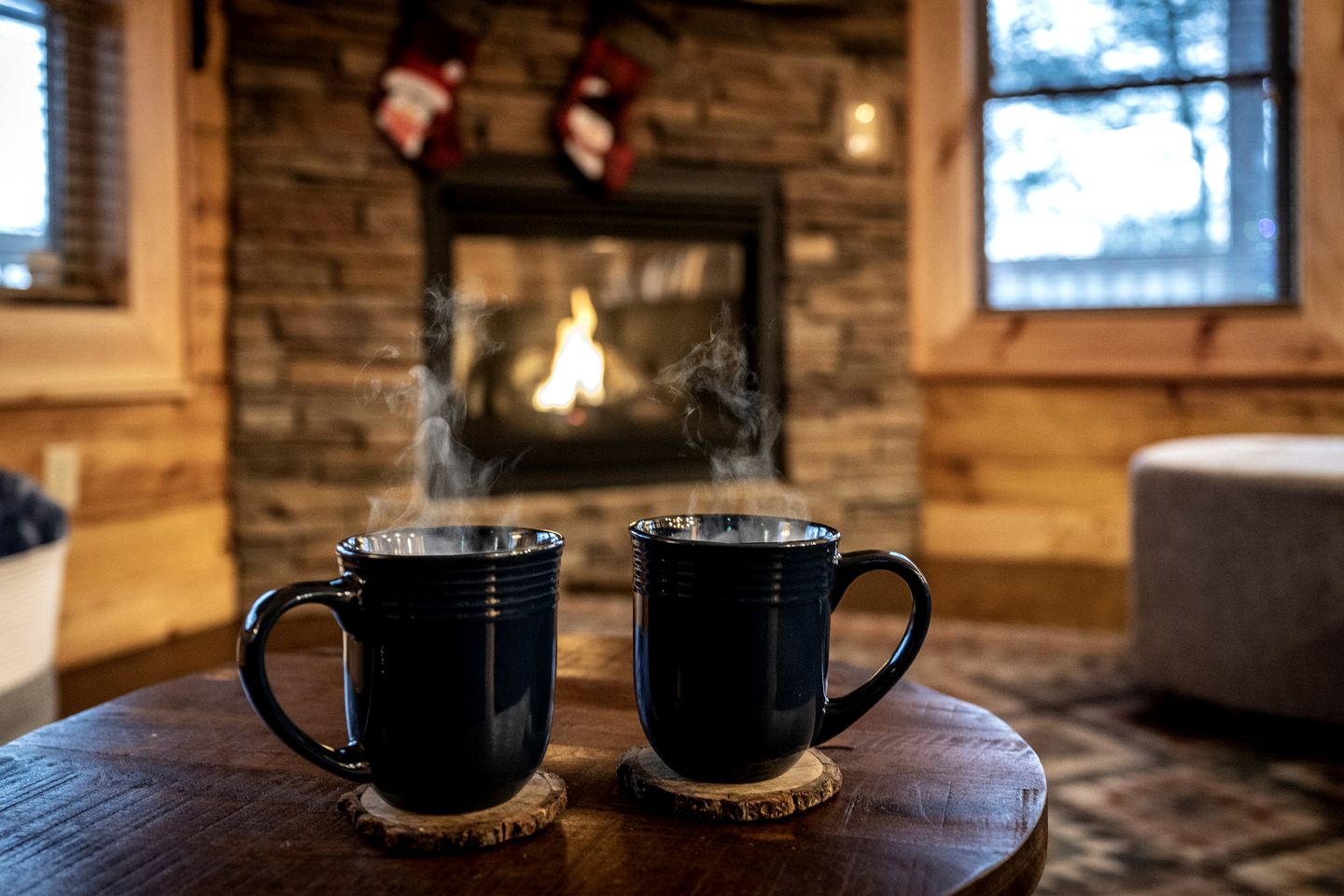 Gorgeous Cabin with Arcade Games, Pool and Endless Entertainment in Tennessee
