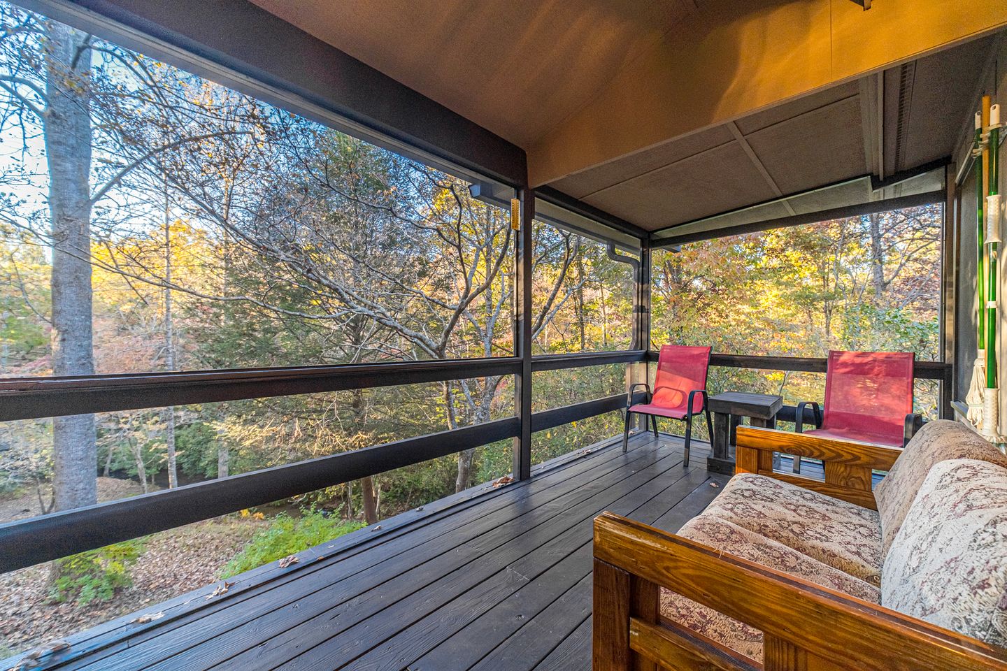 Lazy Bear Cottage With Hot Tub