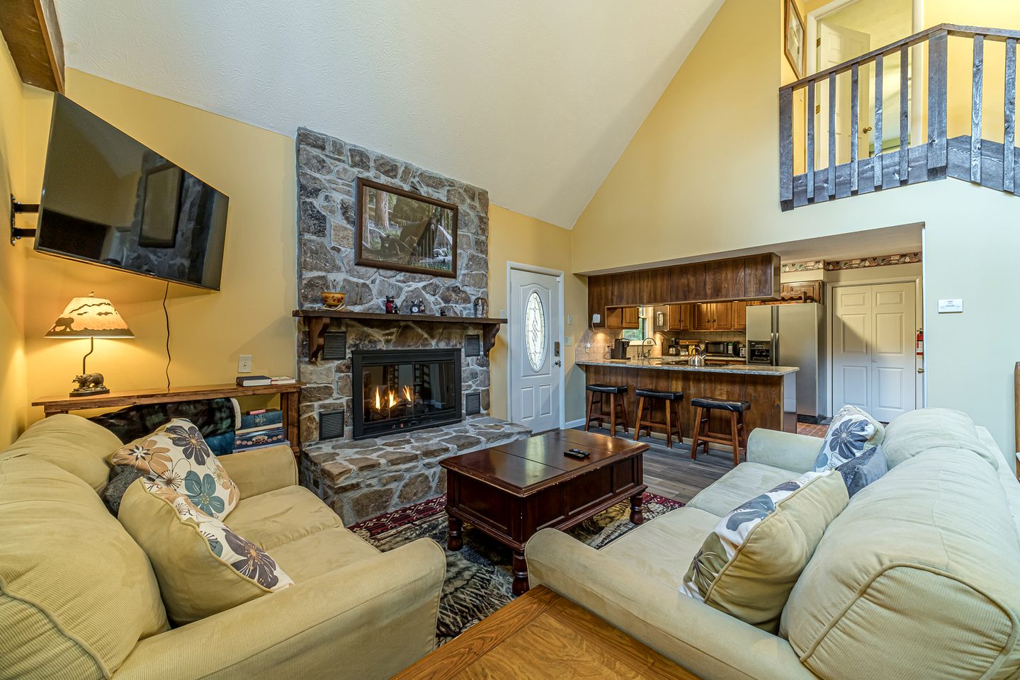 Lazy Bear Cottage With Hot Tub