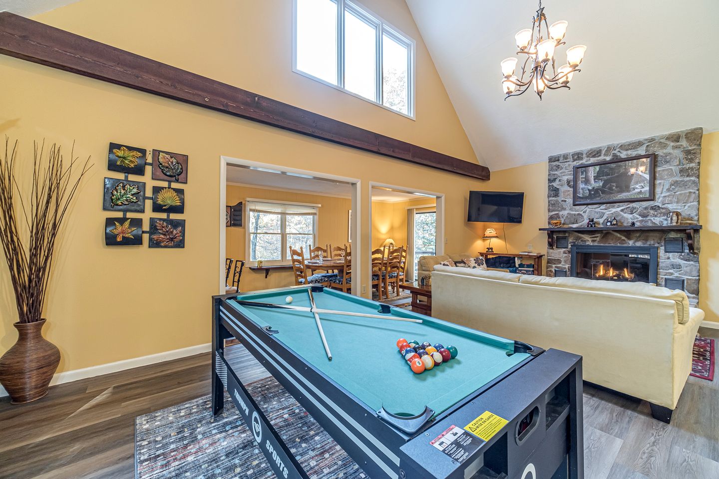 Lazy Bear Cottage With Hot Tub