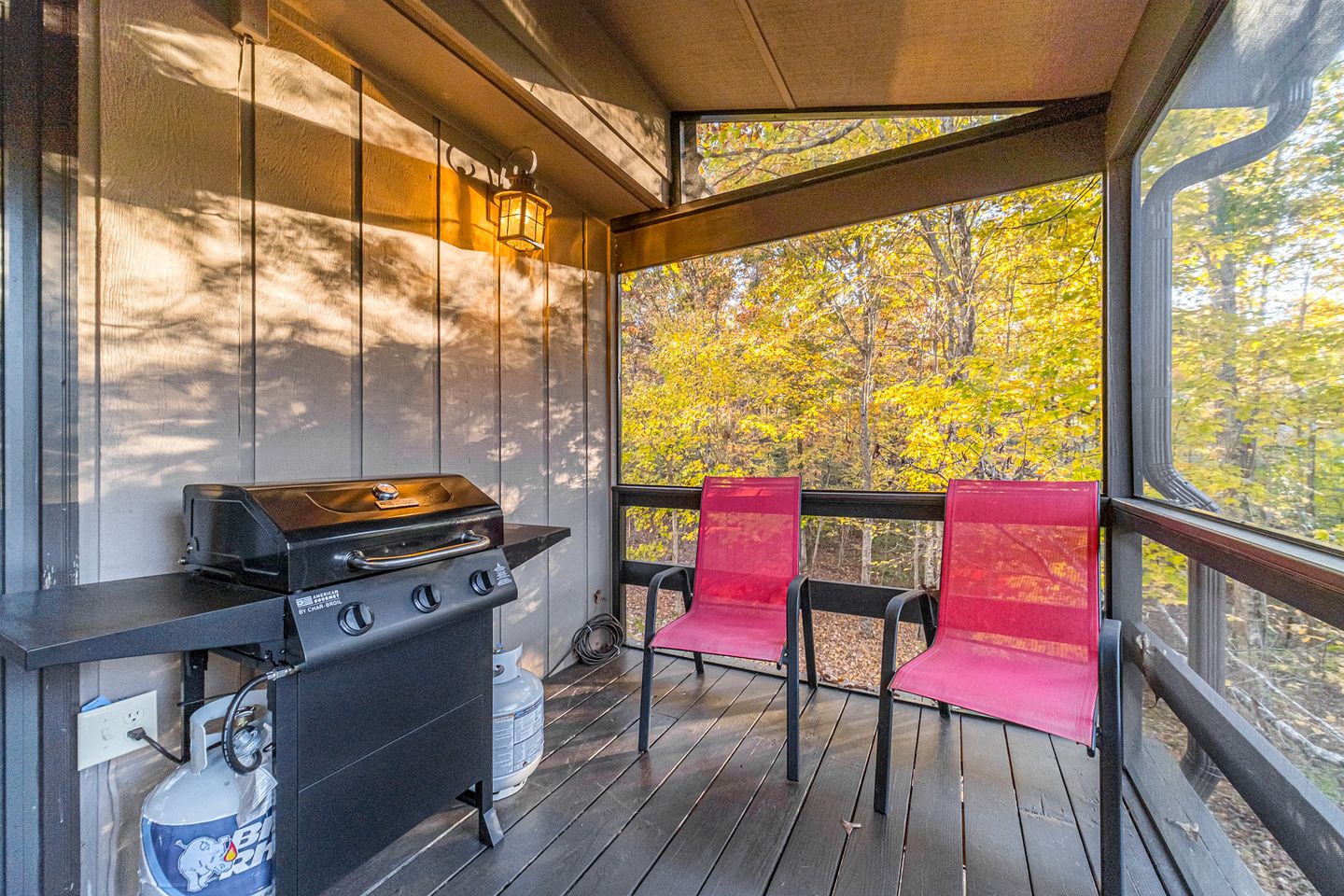Lazy Bear Cottage With Hot Tub