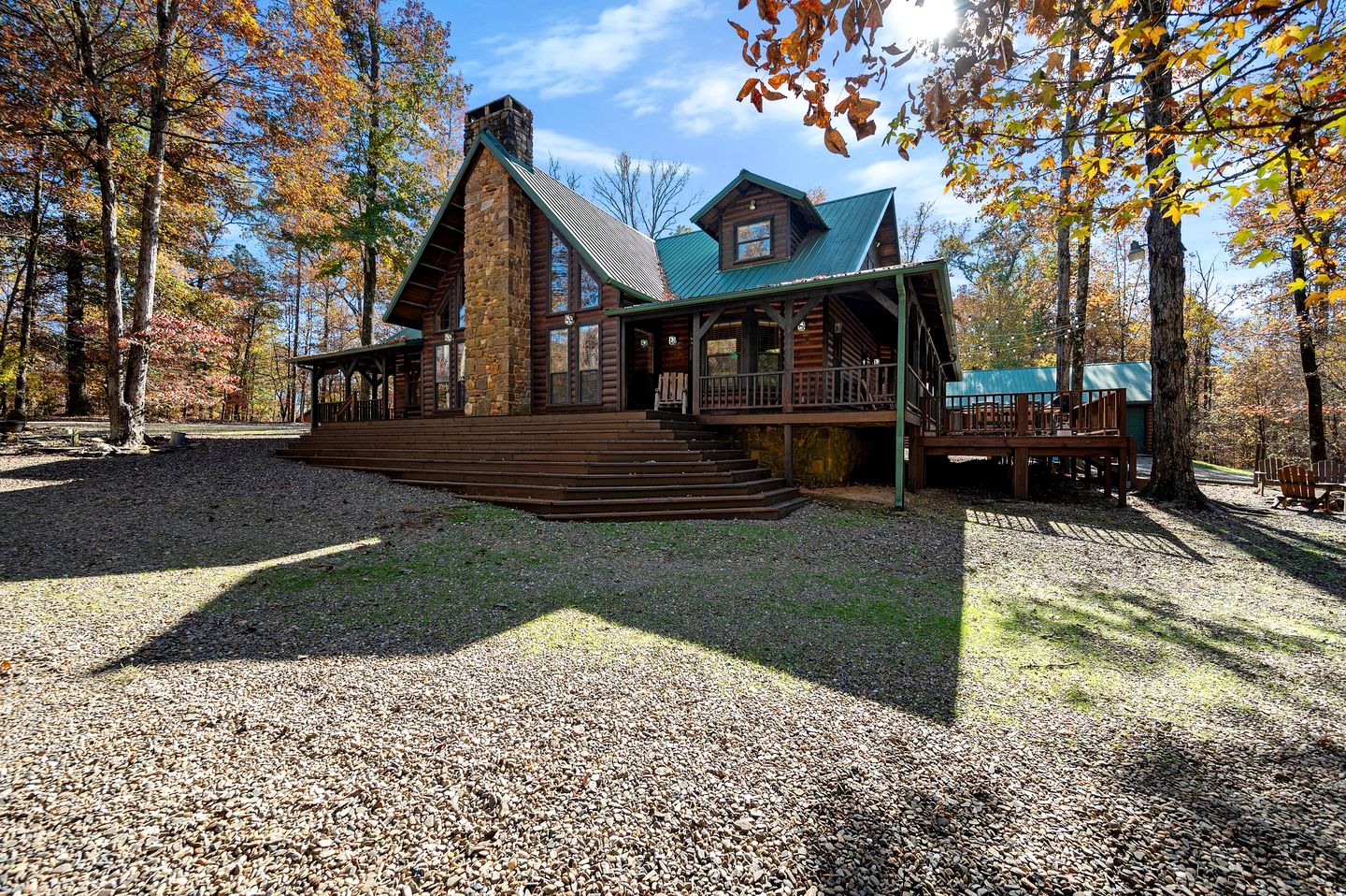 Gorgeous Cabin with Game Room and Hot Tub in Broken Bow, Oklahoma