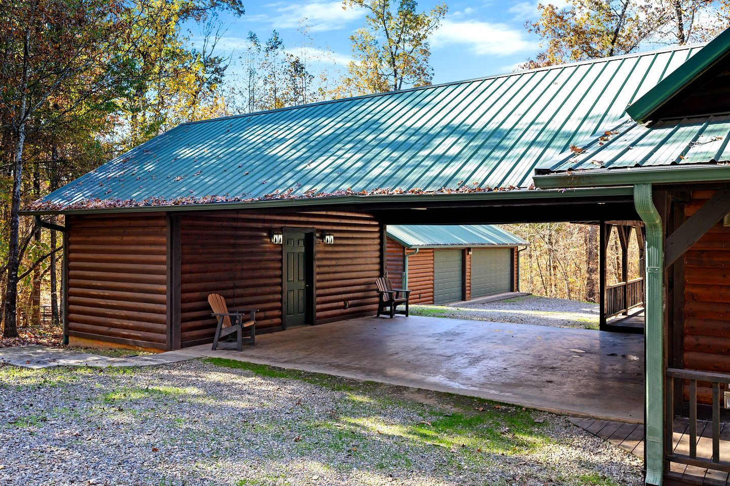 Gorgeous Cabin with Game Room and Hot Tub in Broken Bow, Oklahoma
