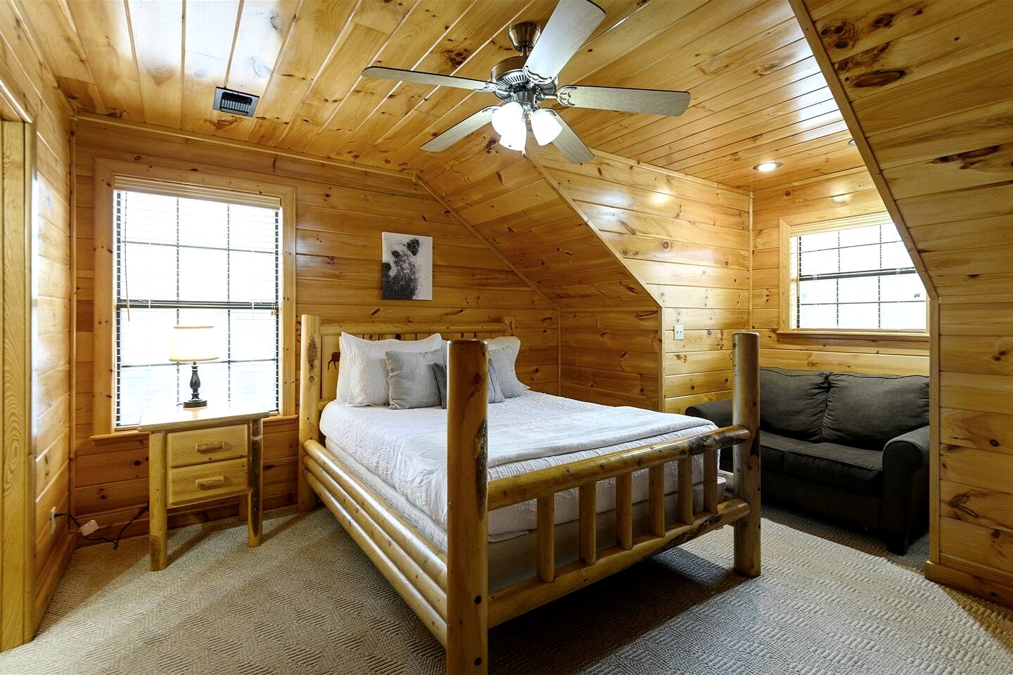 Gorgeous Cabin with Game Room and Hot Tub in Broken Bow, Oklahoma