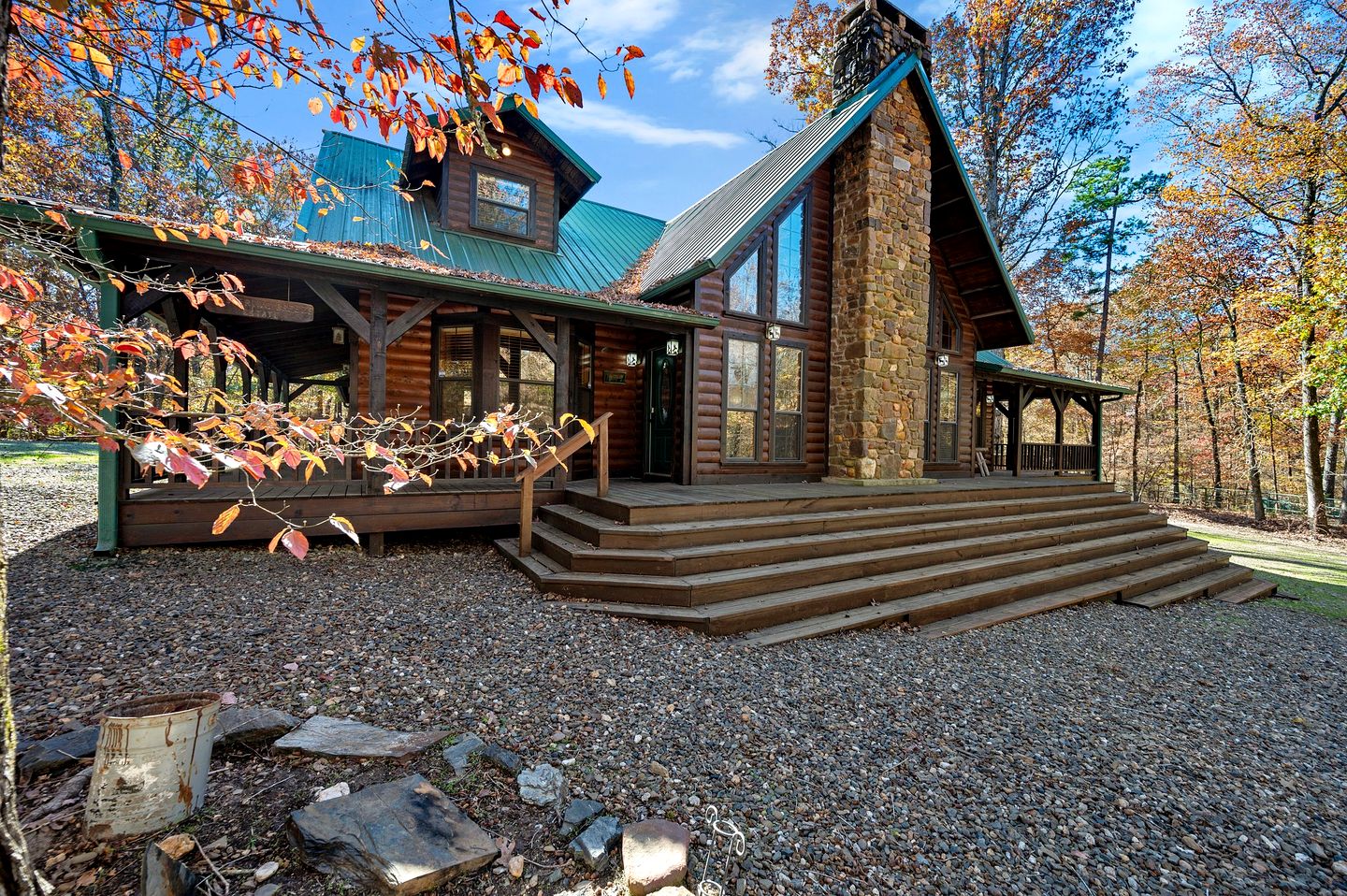Gorgeous Cabin with Game Room and Hot Tub in Broken Bow, Oklahoma
