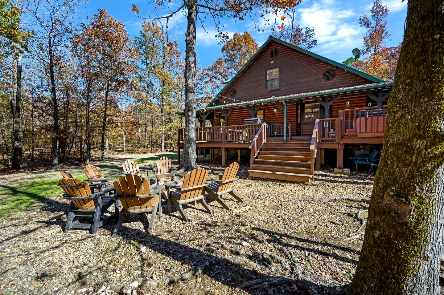 Gorgeous Cabin with Game Room and Hot Tub in Broken Bow, Oklahoma