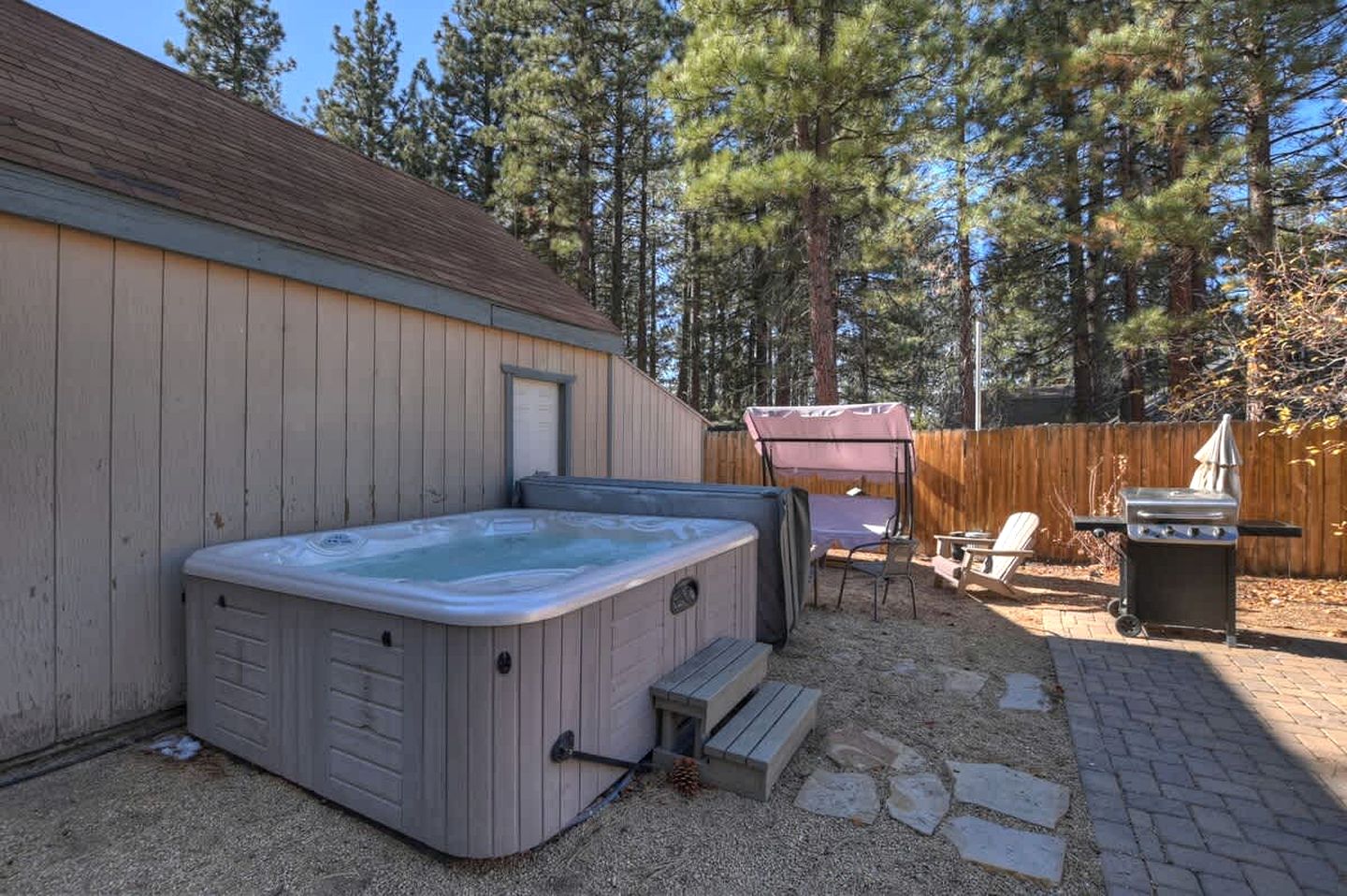 Gorgeous Cabin with Hot-tub and Barbecue in Big Bear Lake, California