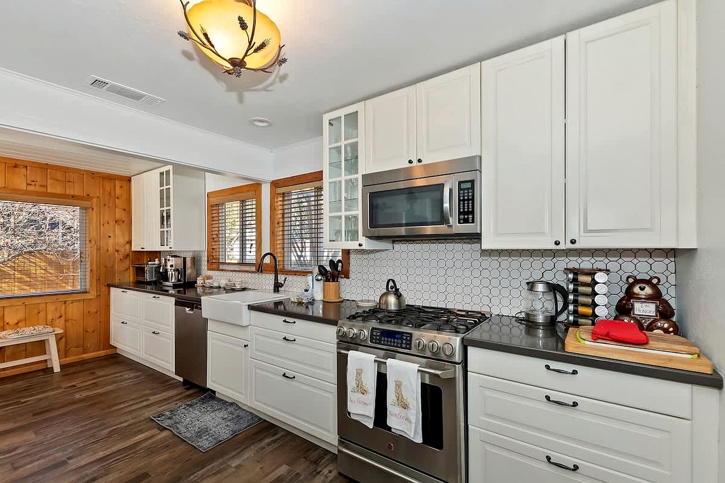 Gorgeous Cabin with Hot-tub and Barbecue in Big Bear Lake, California